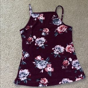 Cami Fitted Roses Shirt. Size: Medium . Stretchy